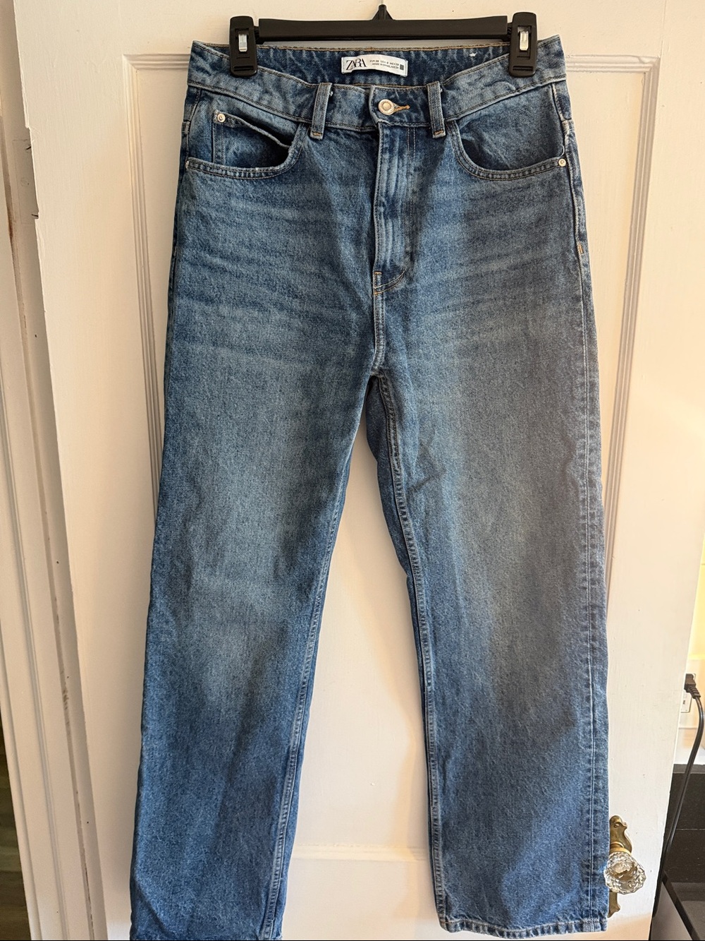 Zara Women’s Denim Straight Jeans in Faded Blue